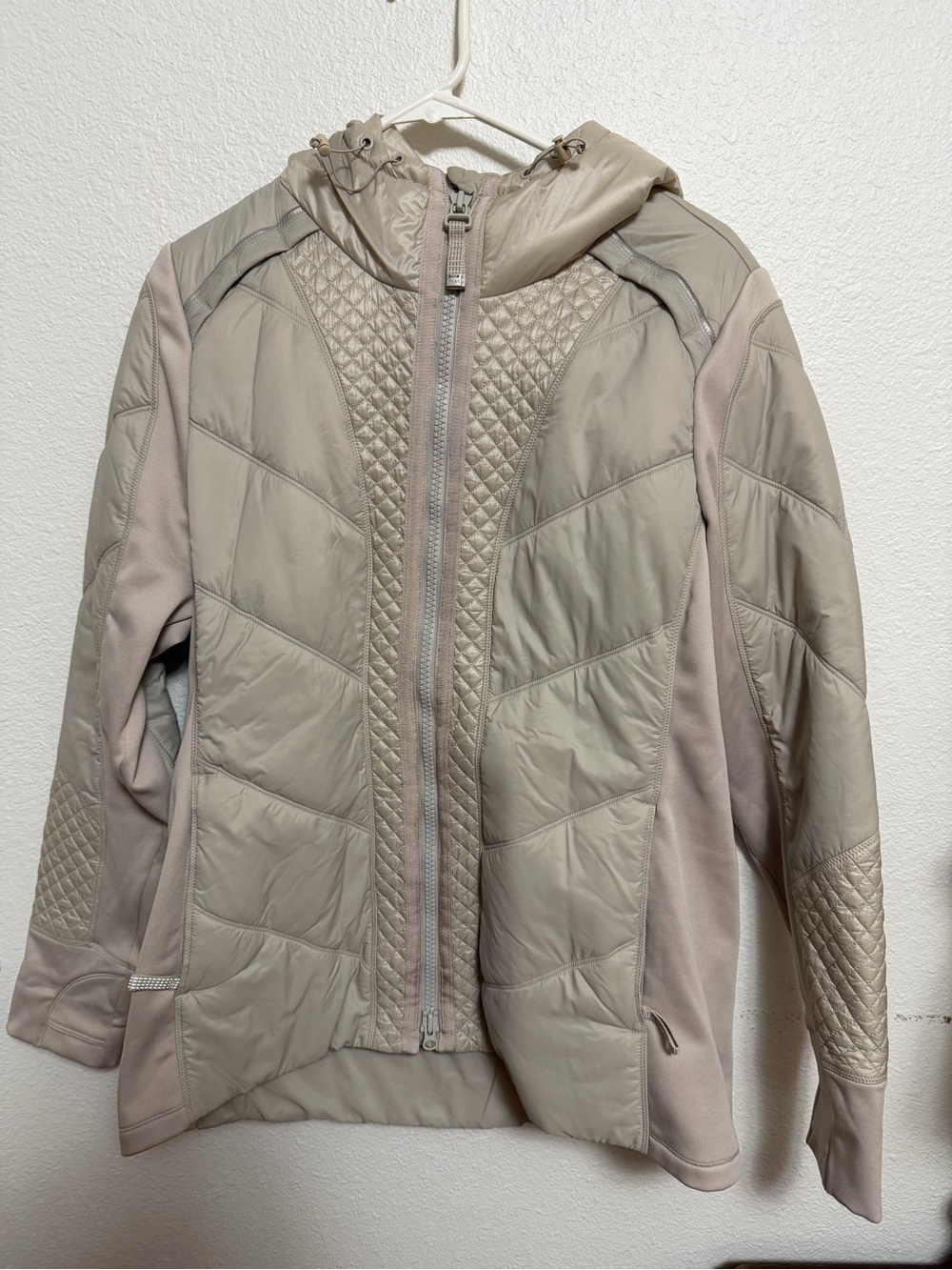 Athleta Light Taupe Quilted Hooded Puffer Jacket